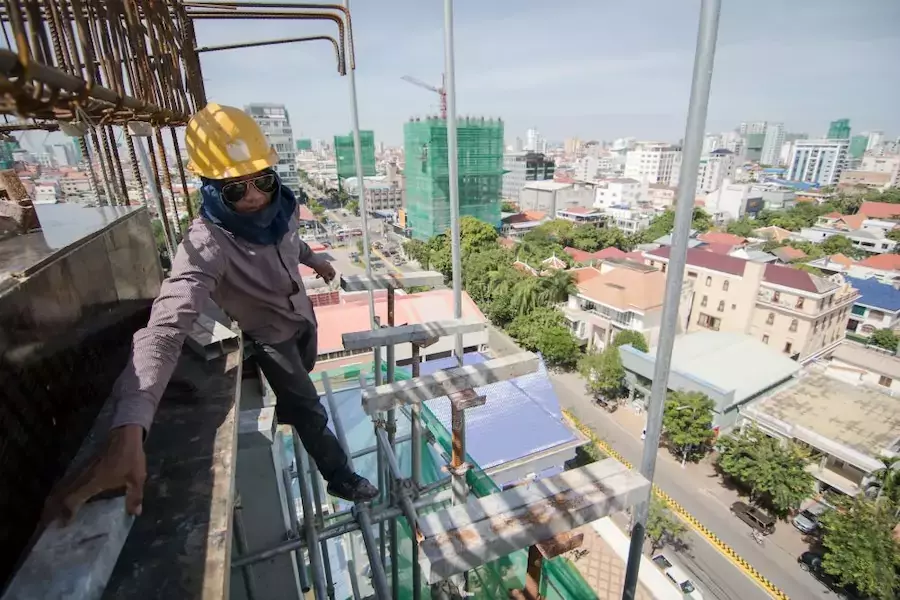 CAMBODGE – ÉCONOMIE : Investissements étrangers record, croissance sous pression