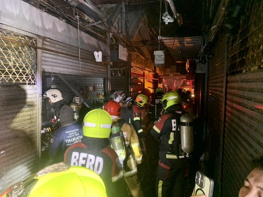 BANGKOK – SOCIÉTÉ : Incendie au marché de Chatuchak : 28 boutiques détruites
