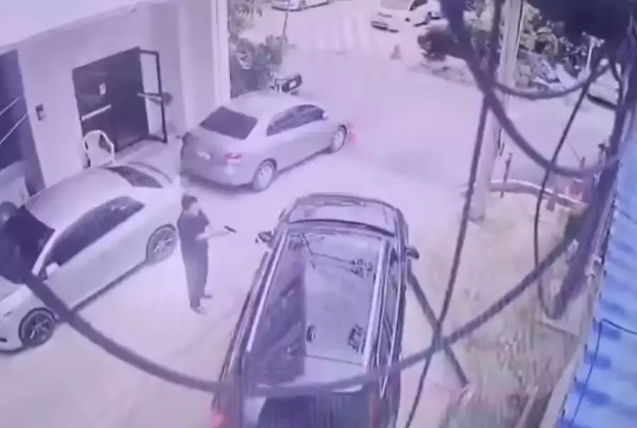THAÏLANDE – SOCIÉTÉ : Le président de l’exécutif provincial de Nonthaburi tué par balles, l’attaque filmée