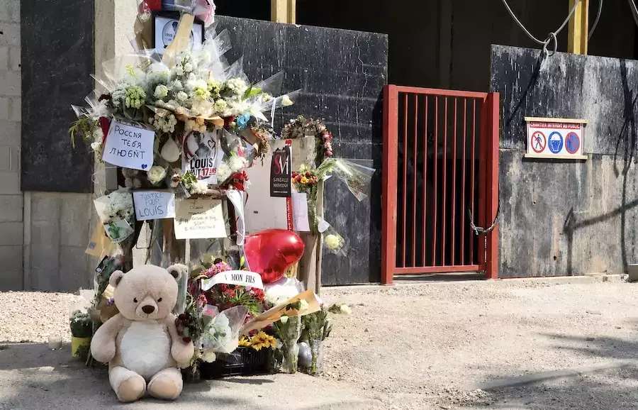 FRANCE – POLITIQUE : Vue d’ailleurs, Louis, le silence impossible