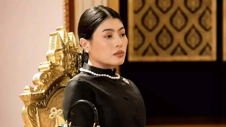 THAÏLANDE – MONARCHIE : La princesse Sirivannavari remercie les soignants de l’hôpital Chulalongkorn