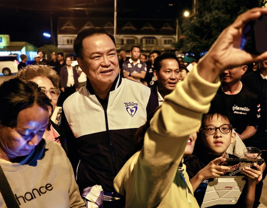 THAÏLANDE – ÉLECTIONS : Anutin fait campagne à Sukhothai en défendant la fermeture de la frontière avec le Cambodge
