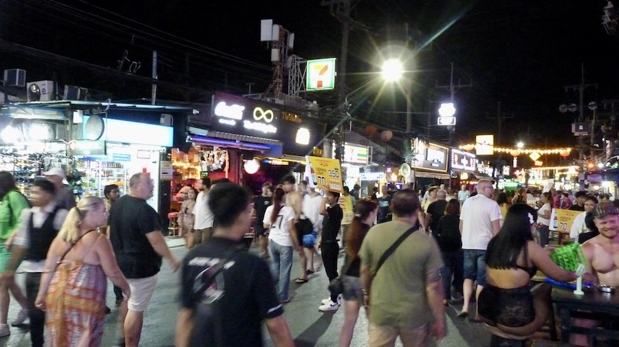 THAÏLANDE – FRANCE : Mais qui sont ces Français amateur de cannabis qui débarquent à Phuket ?