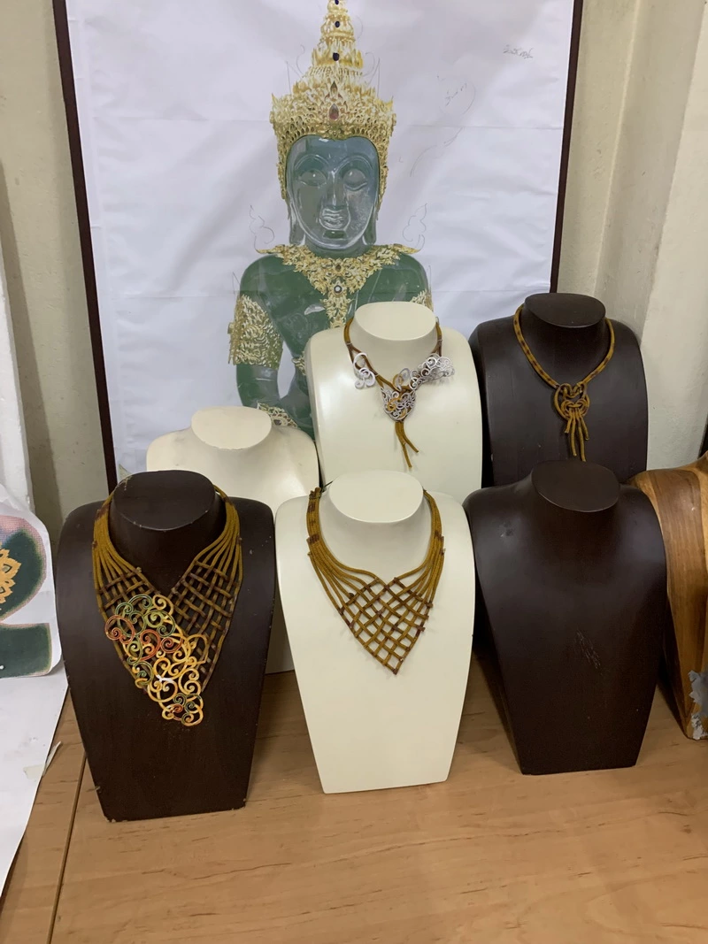 THAÏLANDE – CHRONIQUE : « Tha Chaï : atelier et mains d’or »
