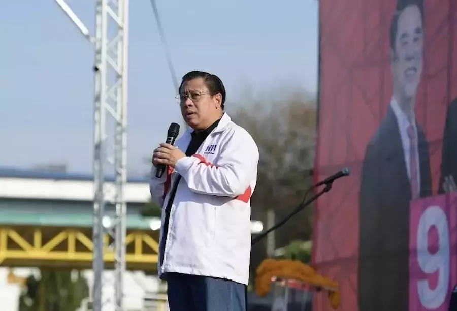 THAÏLANDE – POLITIQUE : Quinze ans après son exil, Jakrapob Penkair retrouve le Parlement