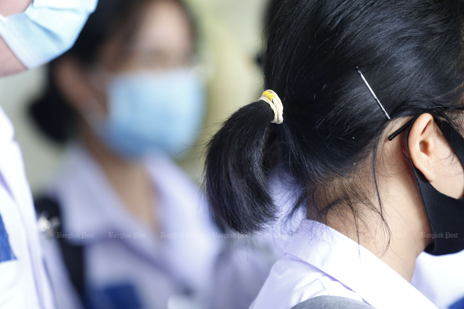 Les élèves de Rayong dénoncent les coupes de cheveux forcées.