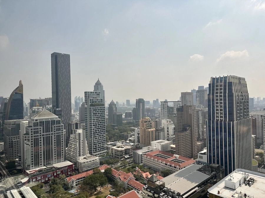 BANGKOK – IMMOBILIER : Les lancements de logements chutent de 30 % en 2025