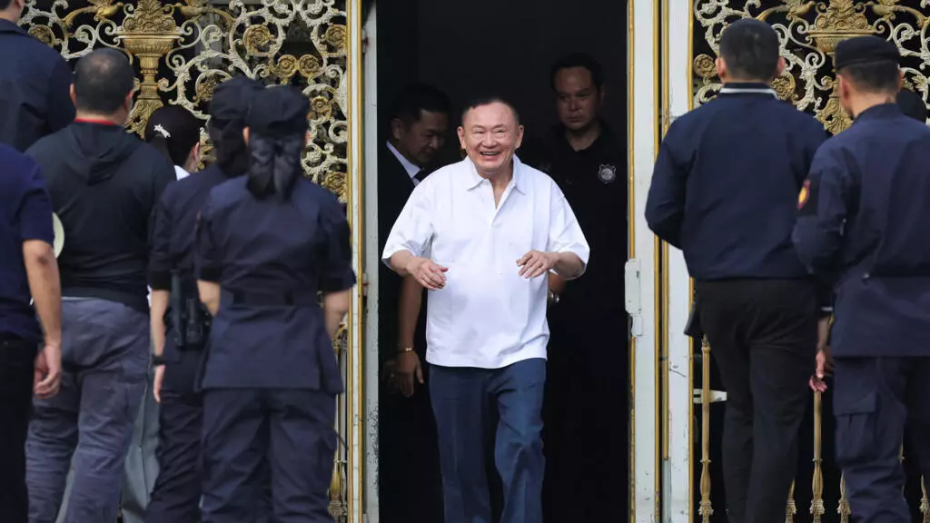 Thaïlande : l’ancien Premier ministre Thaksin Shinawatra libéré de prison après huit mois de détention