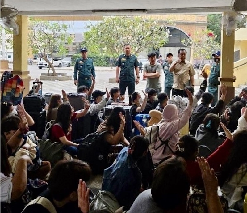 THAÏLANDE – CAMBODGE : Bangkok organise le rapatriement de milliers de Thaïlandais bloqués à Poipet