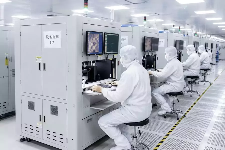 CHINE – ÉCONOMIE : Pékin ralentit ses achats d’équipements pour semi-conducteurs