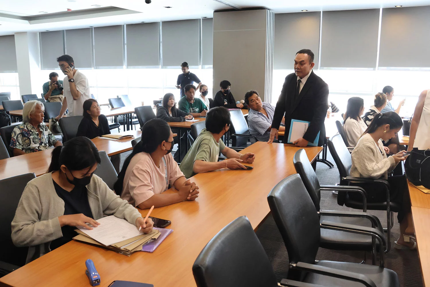 Plus de 70 personnes cherchent une enquête sur le dortoir de Rangsit.
