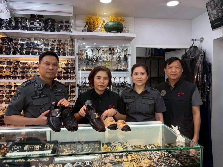 THAÏLANDE – COMMERCE : Descente surprise au MBK Center, plus de 20 millions de bahts de faux produits saisis