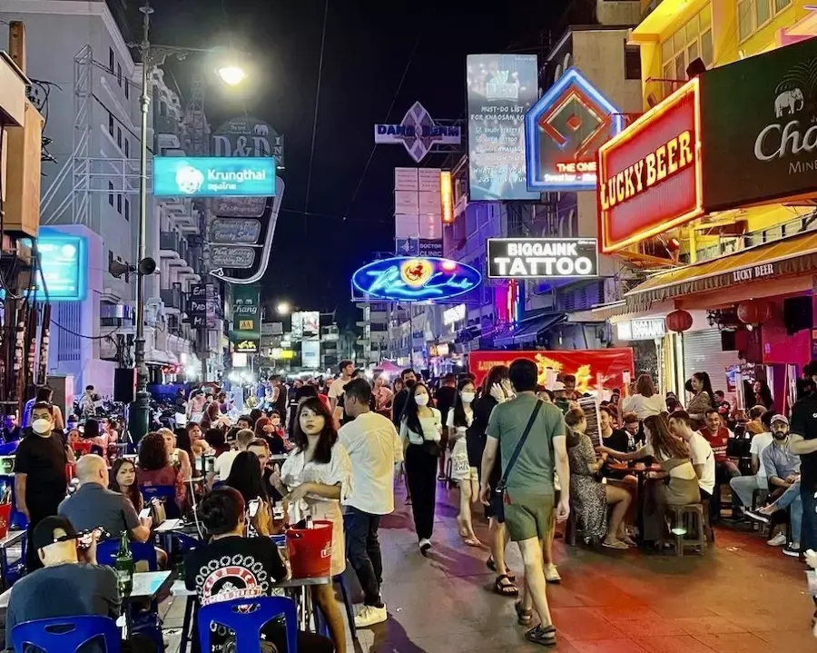 THAÏLANDE – JUSTICE : À Khao San Road, des fonctionnaires soupçonnés de protéger un réseau de trafic d’enfants