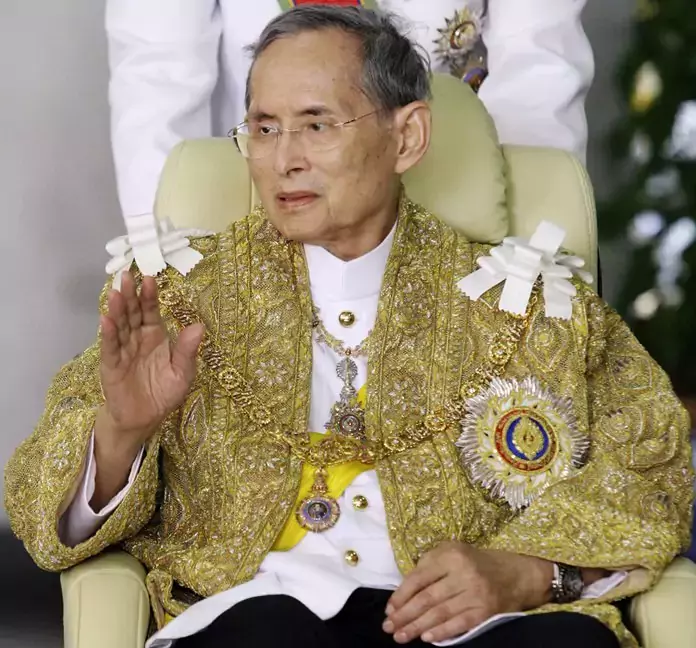 THAÏLANDE – MONARCHIE : L’ombre de Bhumibol Adulyadej