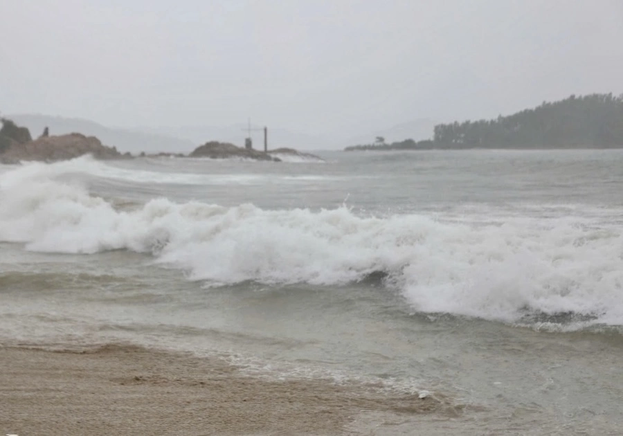 VIETNAM – MÉTÉO : Le typhon Kalmaegi s’affaiblit après avoir frappé le centre du pays