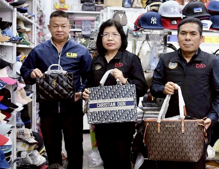 BANGKOK – COMMERCE : Nouvelle descente au MBK, plus de 70 millions de bahts de produits saisis