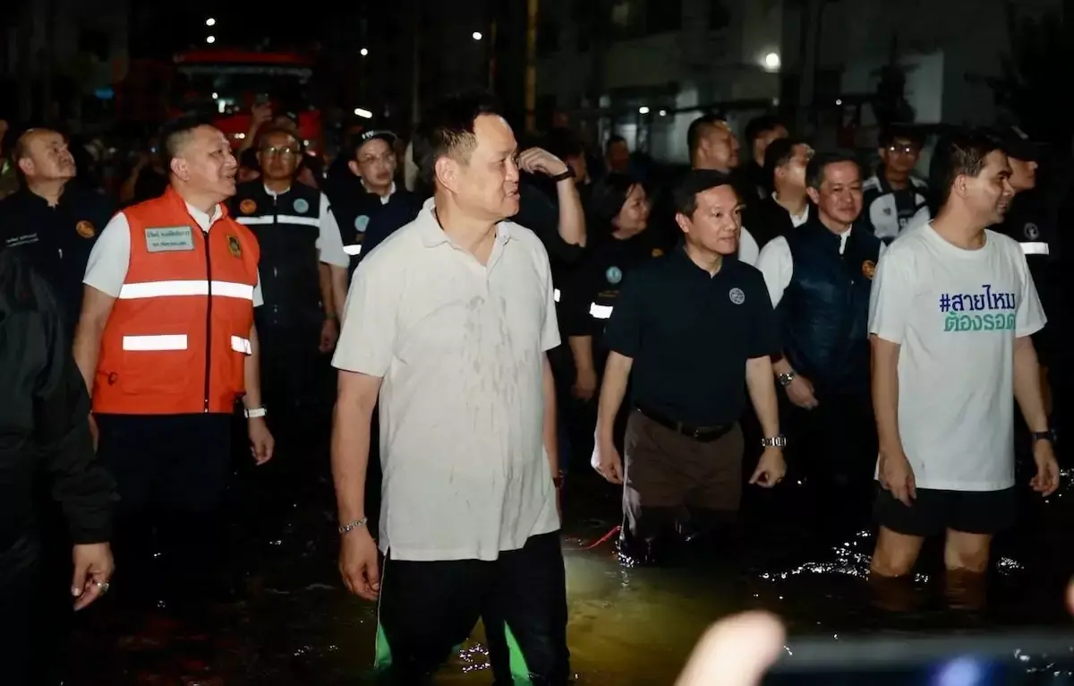 THAÏLANDE – INONDATIONS : Bangkok commence à respirer, mais 29 districts restent sinistrés