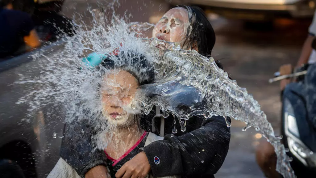 Thaïlande: sept Français arrêtés après une scène jugée humiliante lors du Nouvel An Songkran