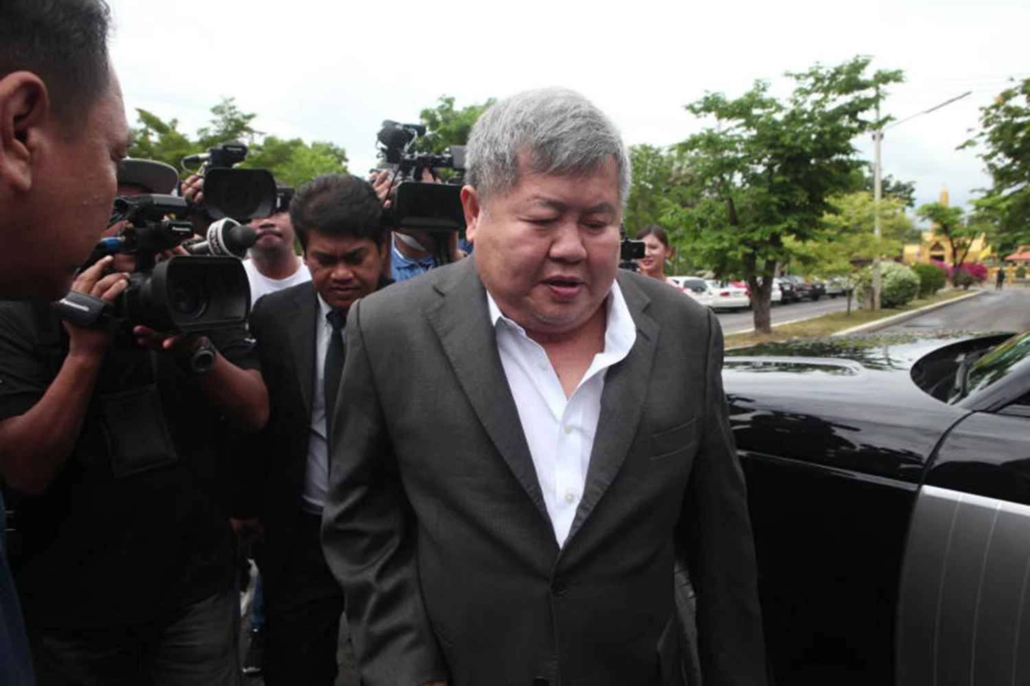 Mandats d'arrêt émis pour Premchai et 16 autres suite au effondrement du bâtiment de l'SAO