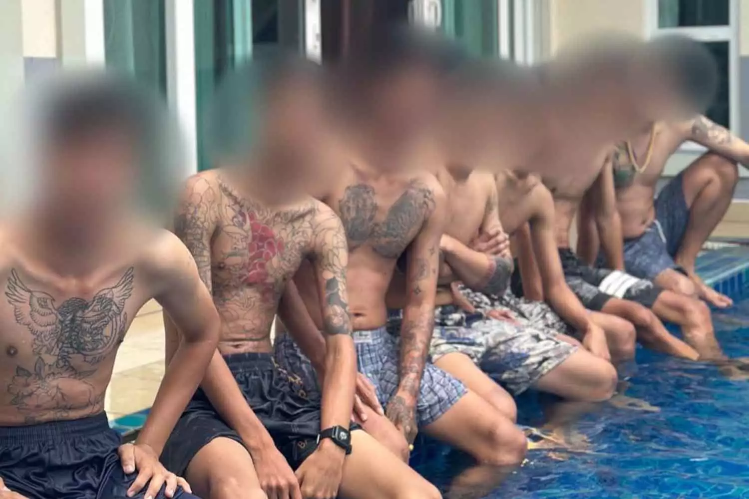 Taipei, Taïwan – Deux personnes, d'origine thaïlandaise et chinoise, arrêtées lors d'une perquisition menée contre un réseau de fraude.