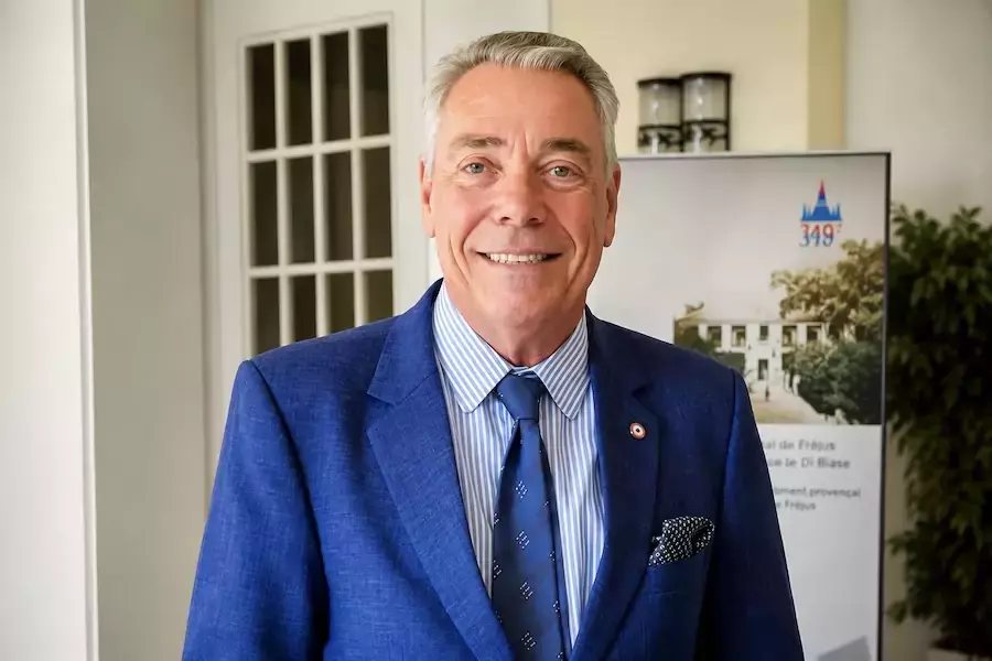 THAÏLANDE – FRANCE : Le candidat « patriote » Eric Miné répond aux questions de Gavroche