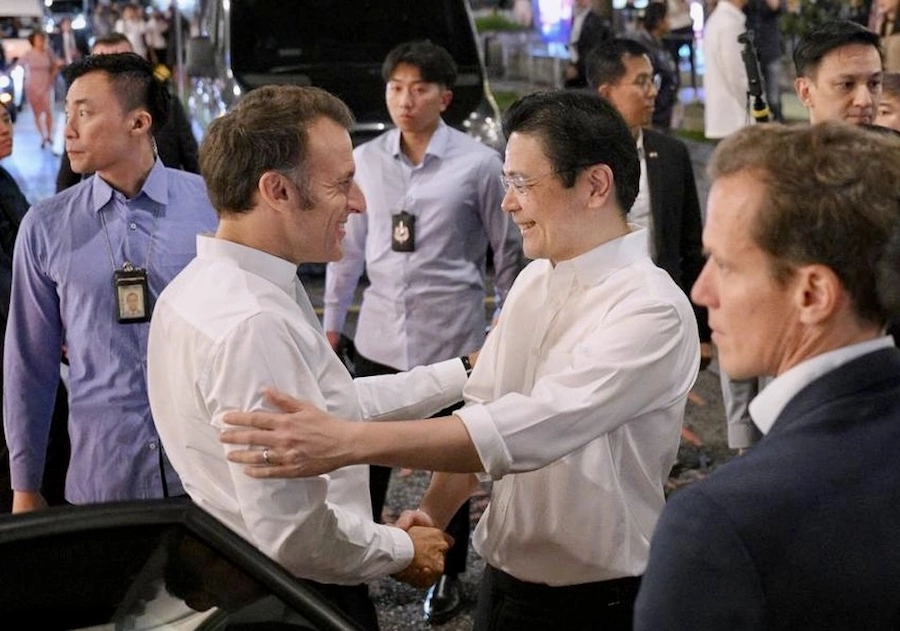 SINGAPOUR – FRANCE : C’est parti pour la dernière étape du voyage présidentiel français