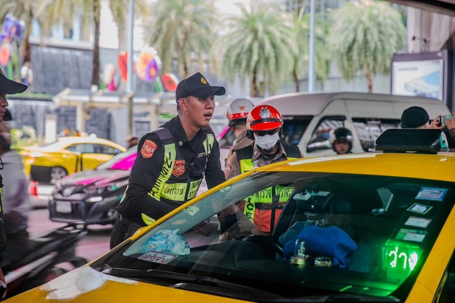 BANGKOK – TOURISME : Des dizaines de chauffeurs de taxi sanctionnés pour abus envers des touristes