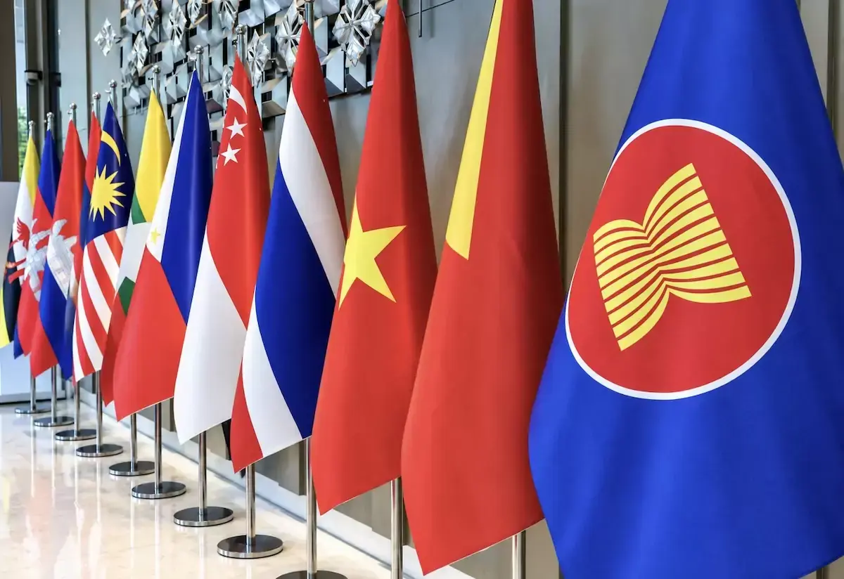BIRMANIE – POLITIQUE : A l’étranger, un tapis rouge pour Min Aung Hlaing