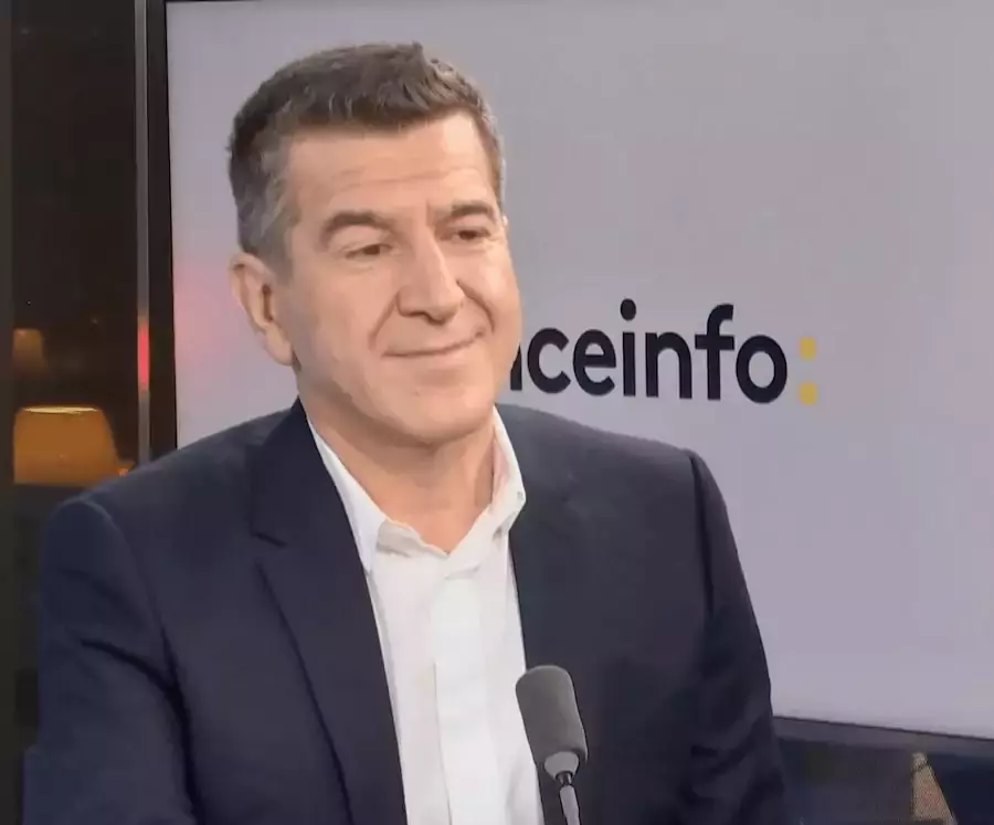 FRANCE – POLITIQUE : Vue d’ailleurs, Mathieu Pigasse, la dette et les promesses