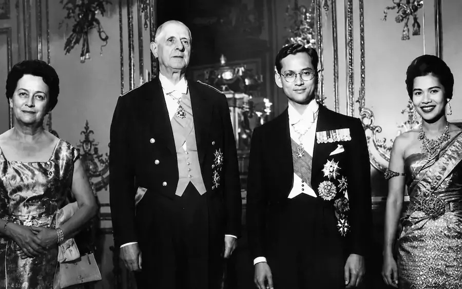 THAÏLANDE – FRANCE : En octobre 1960, Paris recevait SM Rama IX et la reine Sirikit