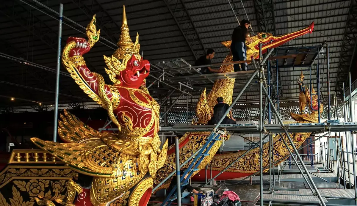 THAÏLANDE – BANGKOK : Quand les barges royales reprennent possession du Chao Phraya