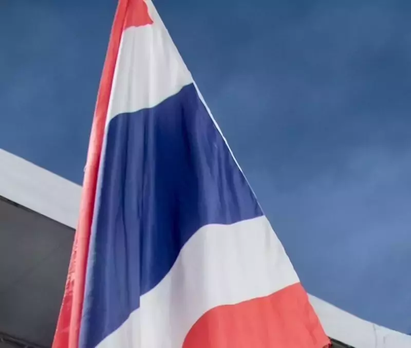 THAÏLANDE – CHRONIQUE : A l’école, le patriotisme et le lever du drapeau