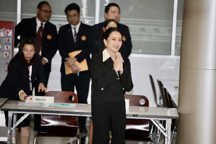 THAÏLANDE – POLITIQUE : La première ministre suspendue comparaît devant la justice