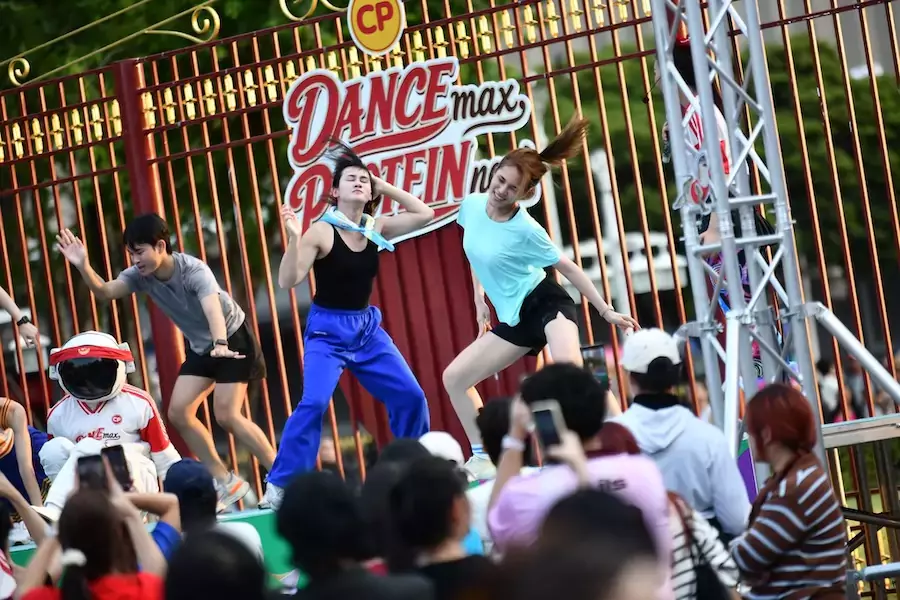 BANGKOK – SOCIÉTÉ : Vive les 100 ans du parc Lumpini !