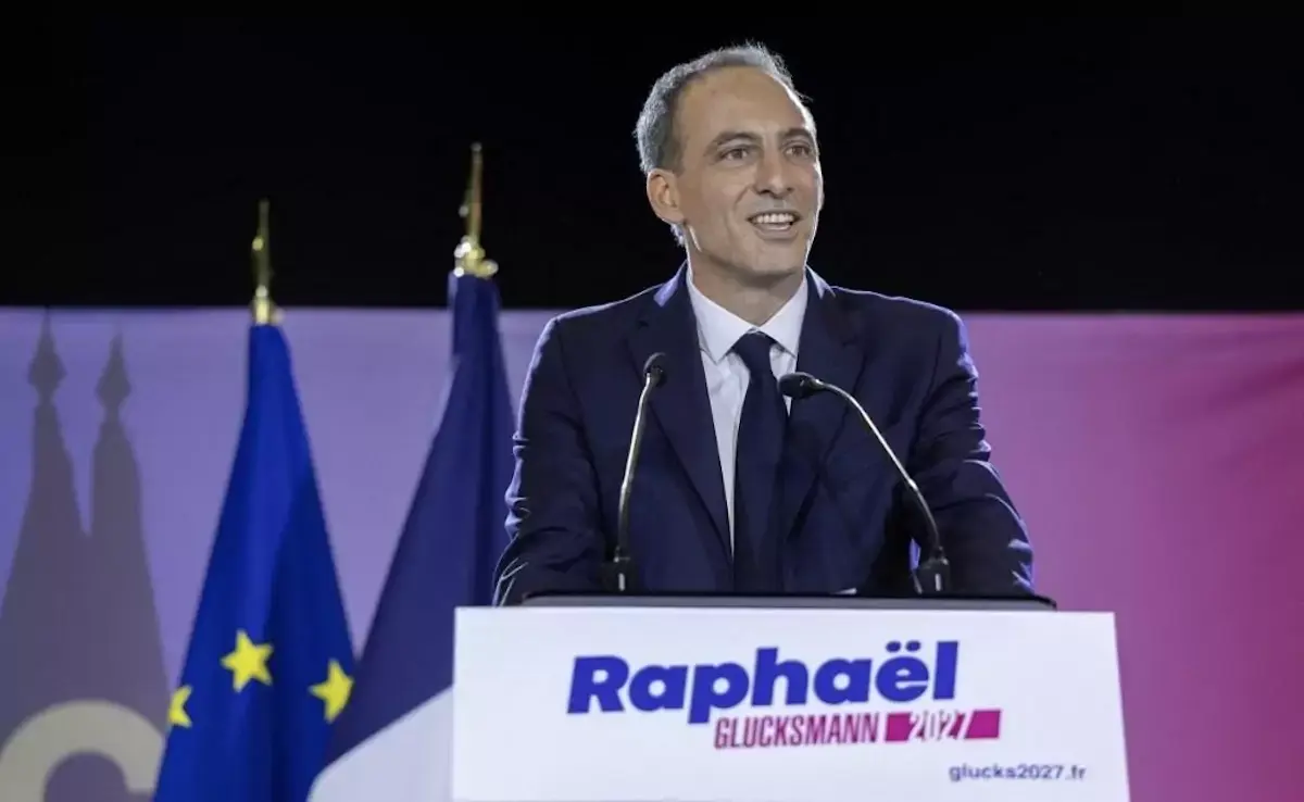 FRANCE – POLITIQUE : Vue d’ailleurs, Raphaël, tueur et bon élève