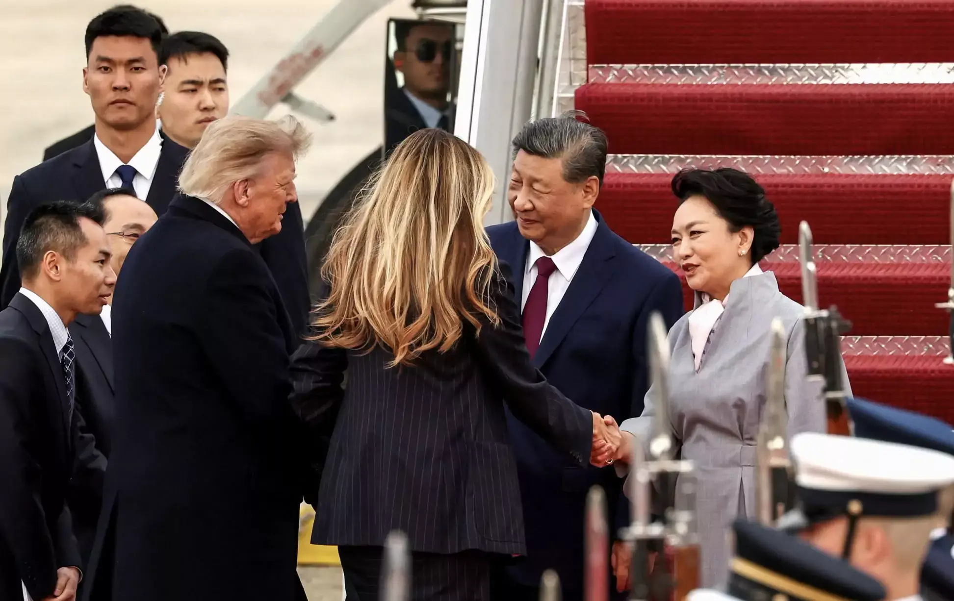 GAVROCHE HEBDO – ÉDITORIAL : Vous êtes asiatiques ? Trump vous laisse aux mains de la Chine
