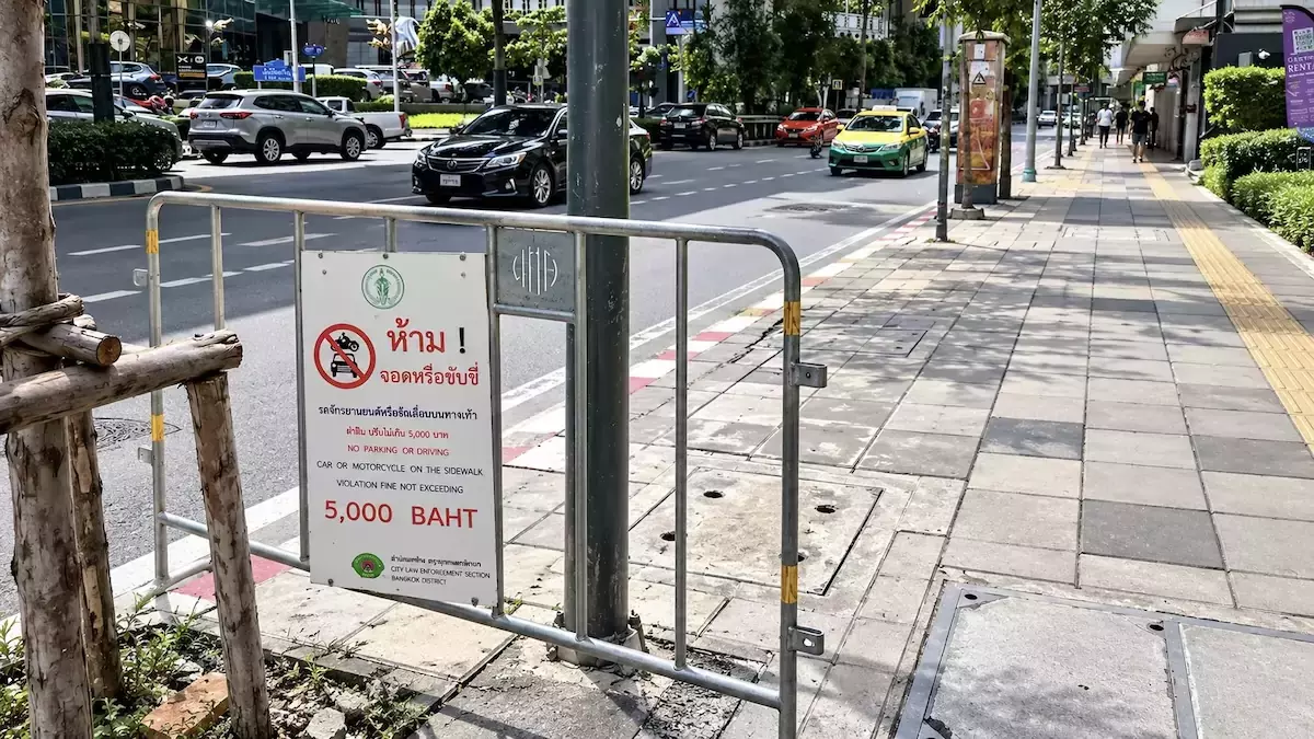 BANGKOK – SOCIÉTÉ : 5 000 bahts d’amende… et pourtant, les motos passent toujours