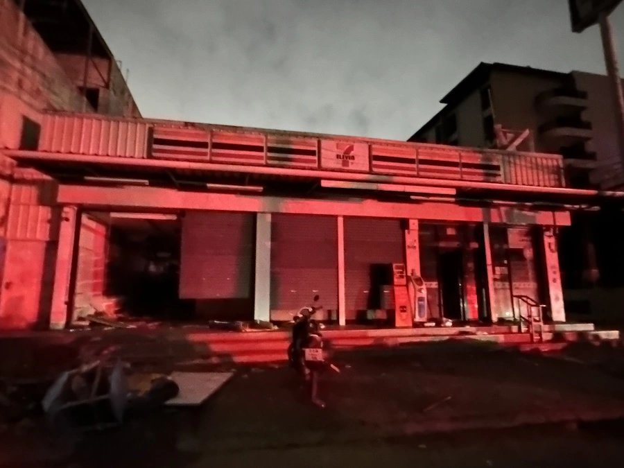 THAÏLANDE – SOCIÉTÉ : Des pillages éclatent à Hat Yai après la décrue des eaux