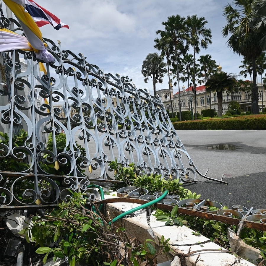 THAÏLANDE – SOCIÉTÉ : Un chauffeur de taxi ivre percute la clôture de la résidence de la Première ministre
