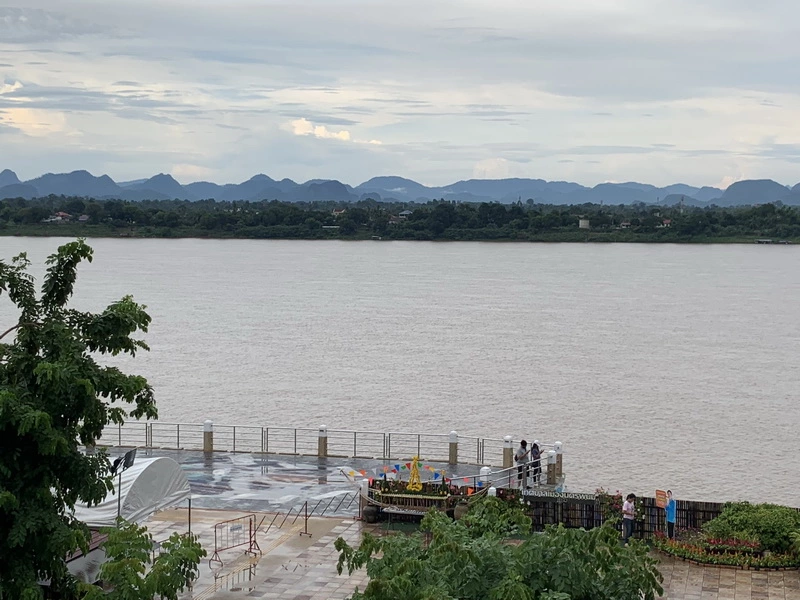 THAÏLANDE – CHRONIQUE : « Le long du Mékong (3) – Nakhon Phanom, la ville au long fleuve tranquille »