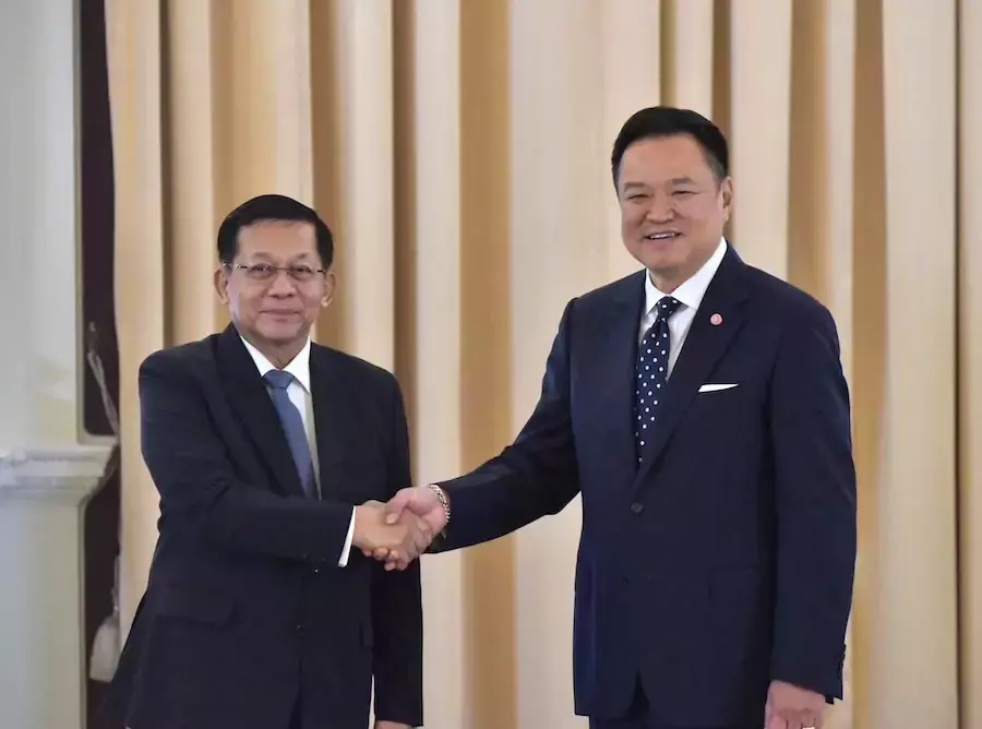 THAÏLANDE – BIRMANIE : La visite de Min Aung Hlaing à Bangkok suscite des critiques