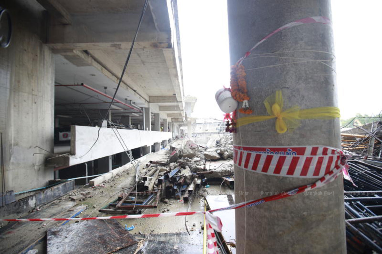 Les architectes démentent avoir modifié les plans de la tour vouée à l'abandon.