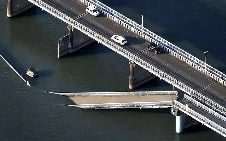 JAPON – SÉISME : Trois jours après la catastrophe, le Japon déplore 30 morts