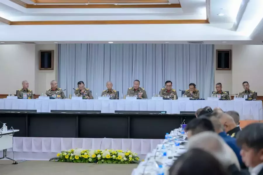 THAÏLANDE – POLITIQUE : Une réunion entre le Conseil privé du roi et le gouvernement fait polémique