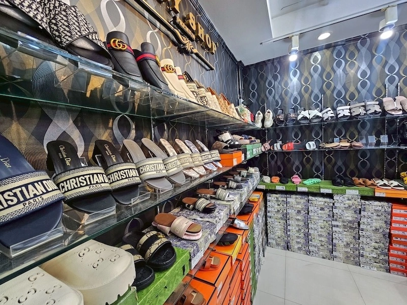 THAÏLANDE – SOCIÉTÉ : Saisie massive de contrefaçons dans un centre commercial de Bangkok