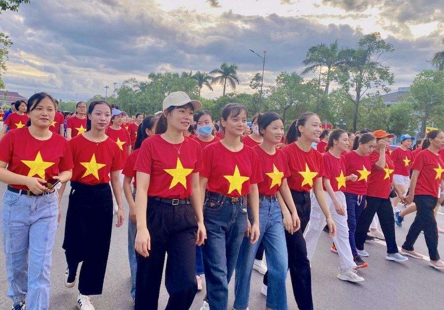 VIETNAM – SOCIÉTÉ : Plus d’un million de Vietnamiens marchent pour un pays uni et fort