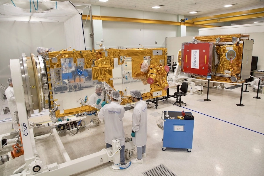 VIETNAM – FRANCE : Emmanuel Macron amènera à Hanoï un satellite dans ses bagages