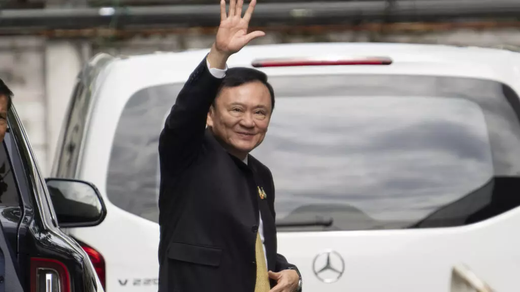 Thaïlande: l'ex-Premier ministre Thaksin Shinawatra acquitté du crime de lèse-majesté