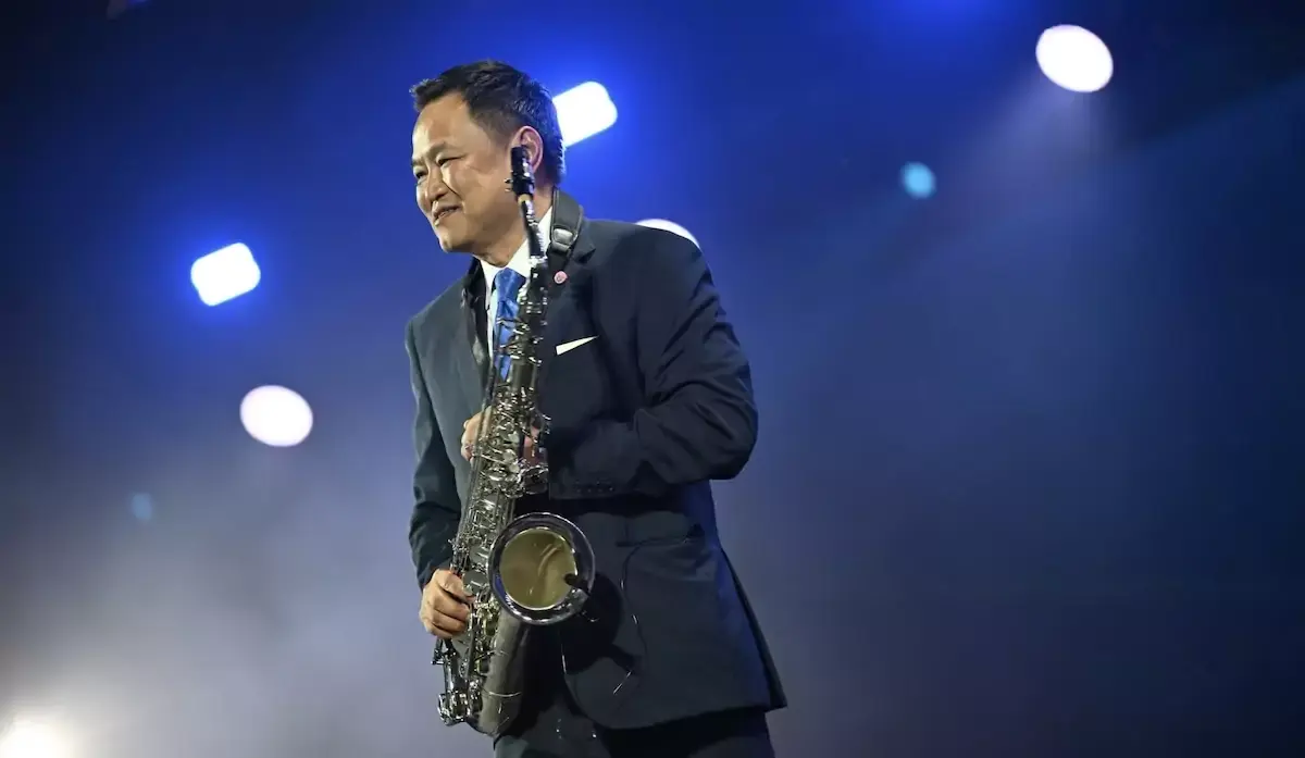 THAÏLANDE – POLITIQUE : Anutin met le FMI et la Banque mondiale au rythme de son saxophone
