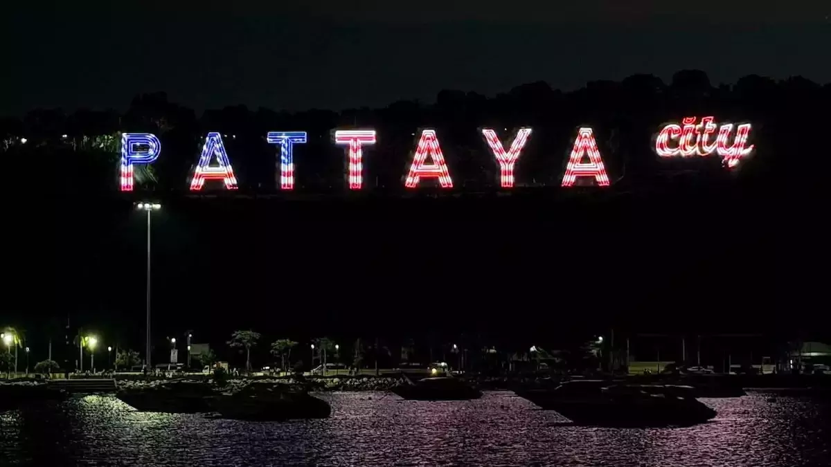 PATTAYA – TOURISME : Pratumnak s’illumine aux couleurs américaines